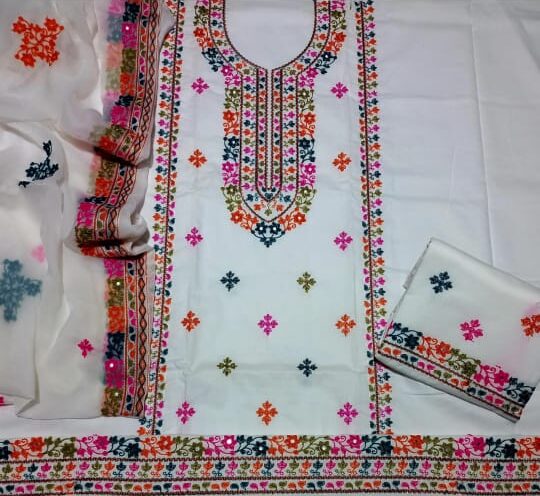 Cotton embroidery suits (1)